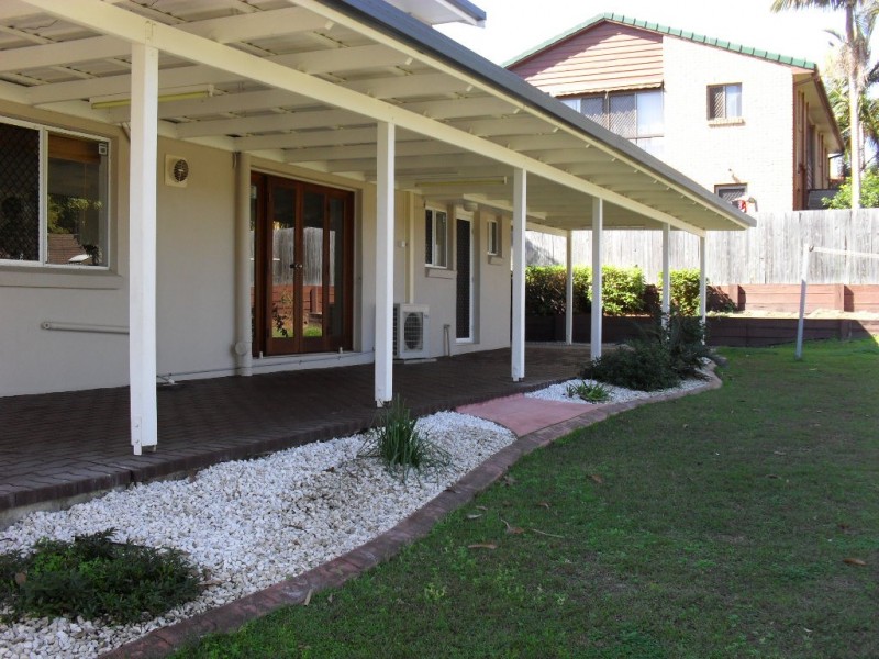 371 Winstanley St, Carindale QLD 4152