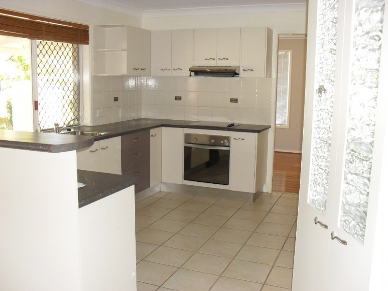 371 Winstanley St, Carindale QLD 4152