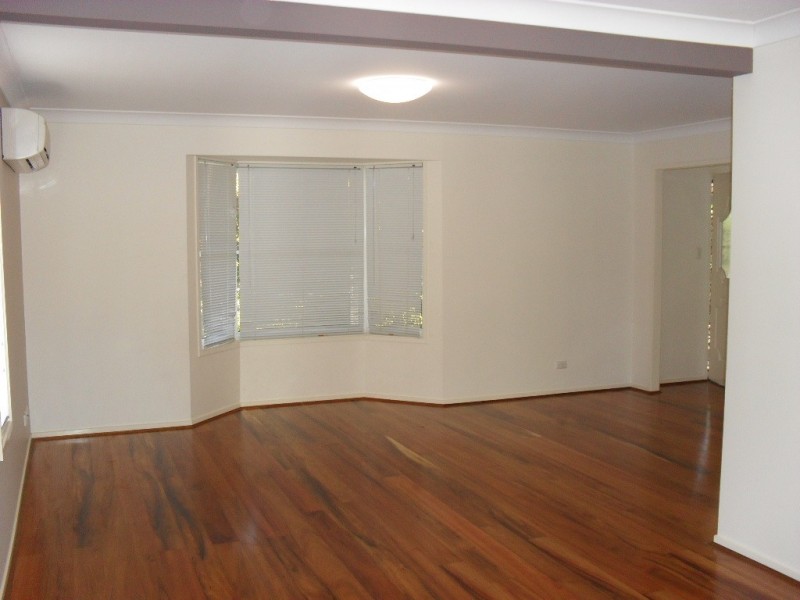 371 Winstanley St, Carindale QLD 4152