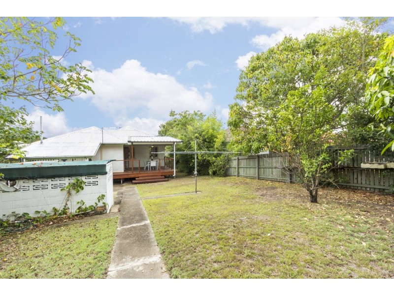 18 Barellan Street, Stafford QLD 4053