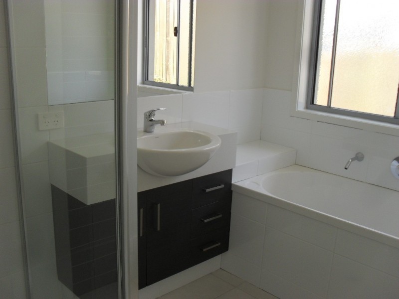 41 Springfield Boulevard Central, Springfield Lakes QLD 4300