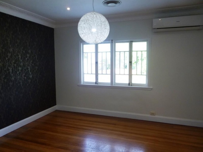 21 Barker Street, Wavell Heights QLD 4012