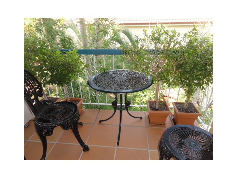 8/81 Kitchener Street, Coorparoo QLD 4151