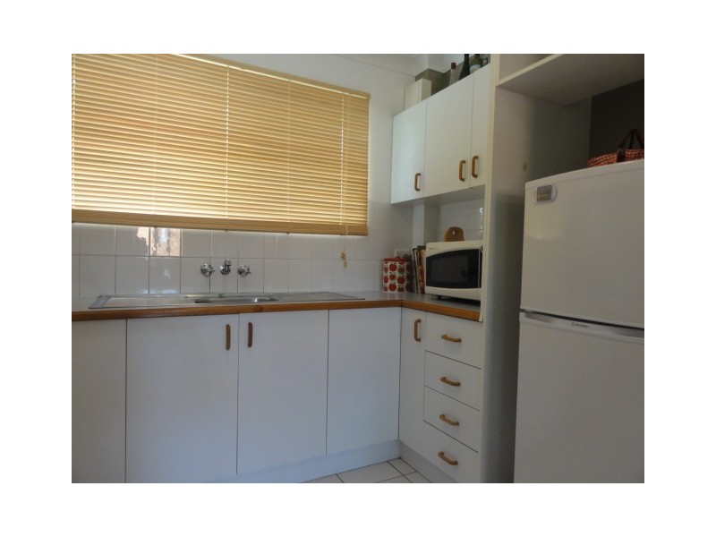 8/81 Kitchener Street, Coorparoo QLD 4151