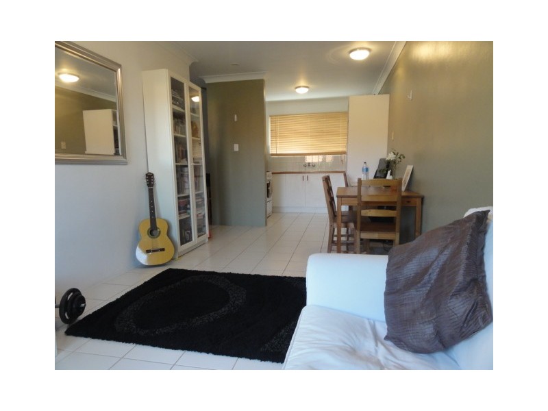 8/81 Kitchener Street, Coorparoo QLD 4151