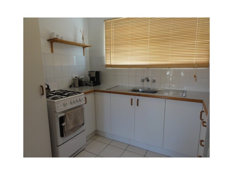 8/81 Kitchener Street, Coorparoo QLD 4151