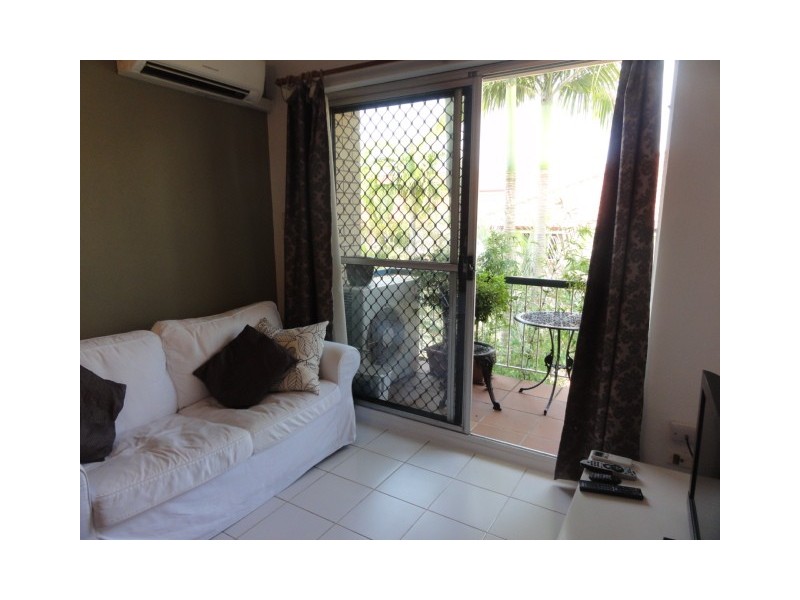 8/81 Kitchener Street, Coorparoo QLD 4151