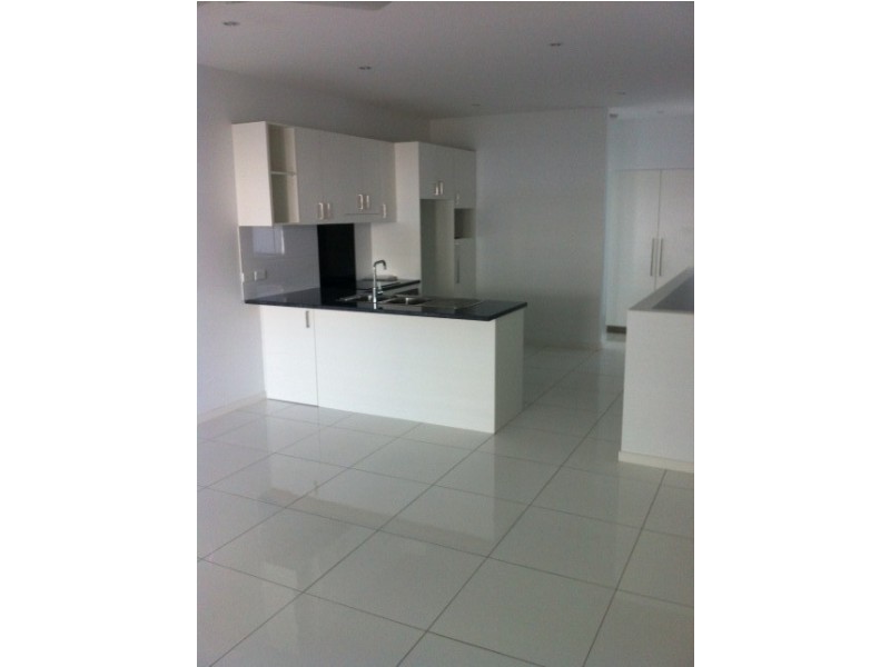 14/101 Jones Road, Carina QLD 4152