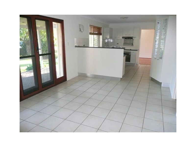 371 Winstanley Street, Carindale QLD 4152