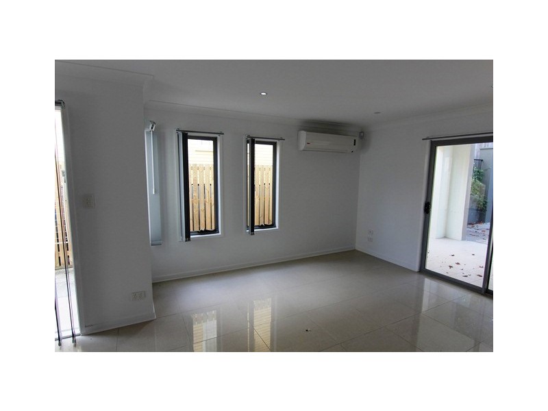 1/11 Rise Street, Holland Park QLD 4121