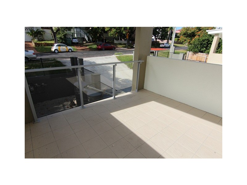 1/11 Rise Street, Holland Park QLD 4121