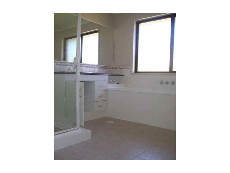 16 Rhonda Place, Oxley QLD 4075