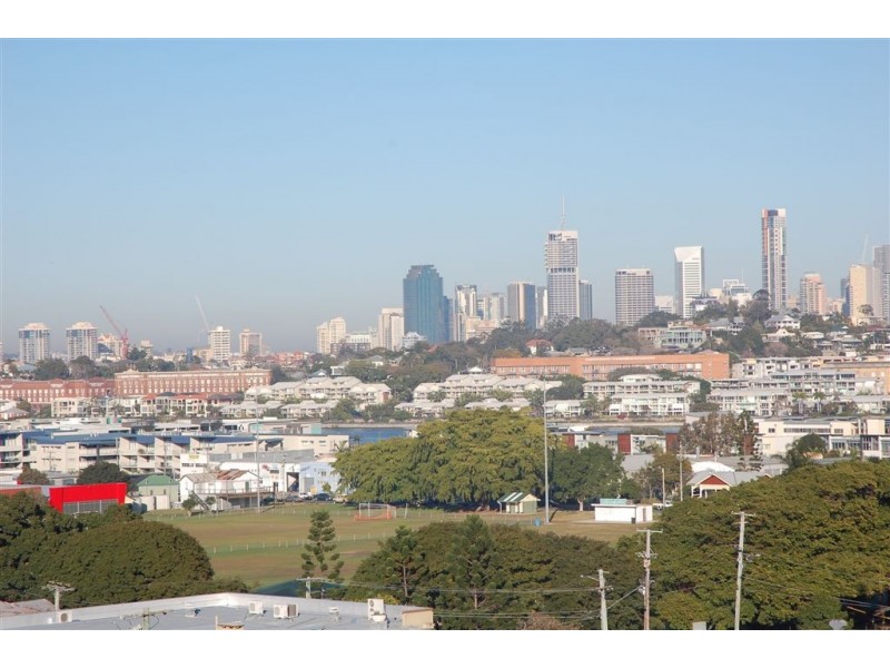 28 Pine Street, Bulimba QLD 4171