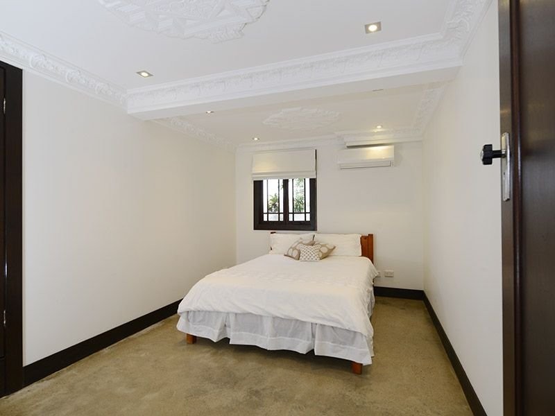 19 Pinecroft Street, Camp Hill QLD 4152