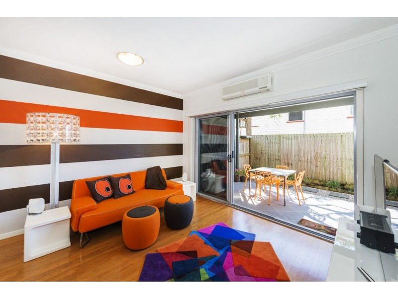 27 Birdwood Road, Holland Park West QLD 4121