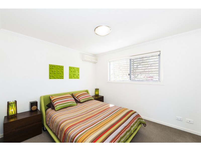 27 Birdwood Road, Holland Park West QLD 4121