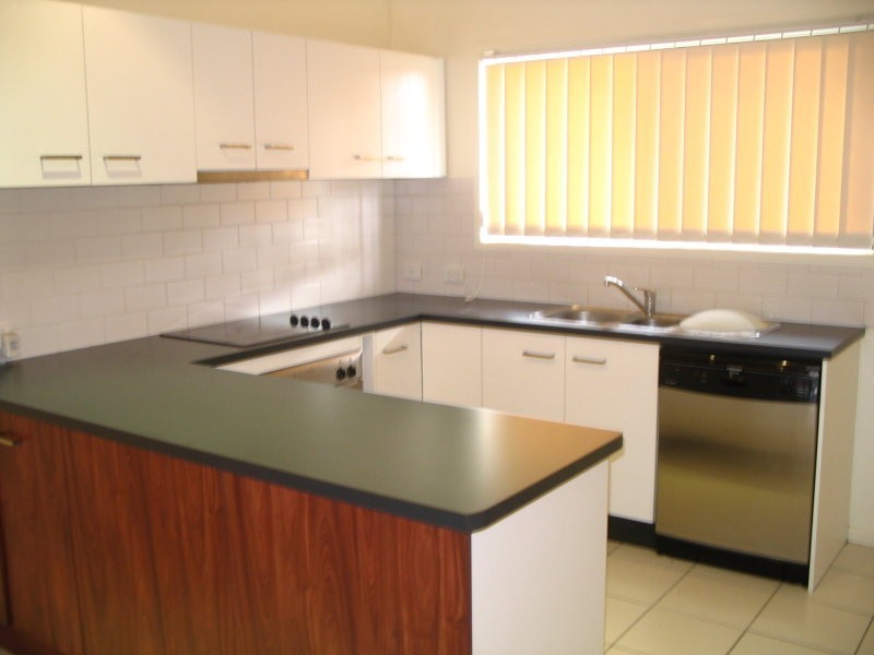 2/7 Cardross Street, Yeronga QLD 4104