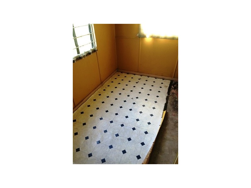 10 Tarn Street, Fairfield QLD 4103