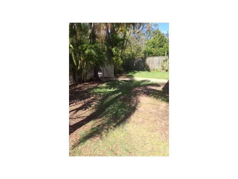 10 Tarn Street, Fairfield QLD 4103