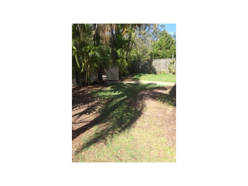 10 Tarn Street, Fairfield QLD 4103