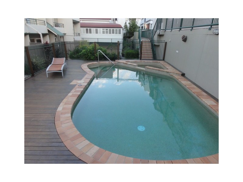 34/23 Edmondstone Street, South Brisbane QLD 4101