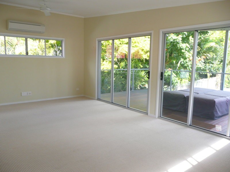 55 Dunrod Street, Holland Park West QLD 4121