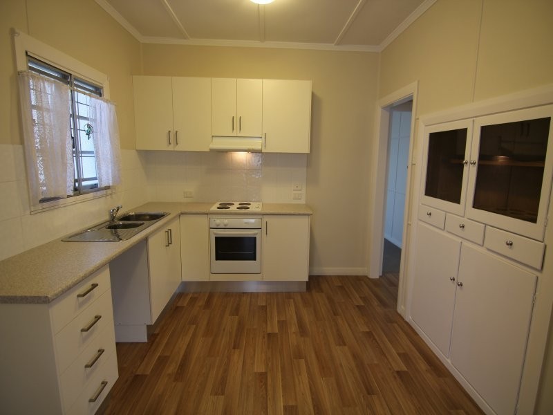 63 The Promenade, Camp Hill QLD 4152