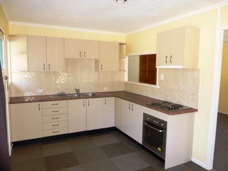 3/215 Old Logan Road, Camira QLD 4300