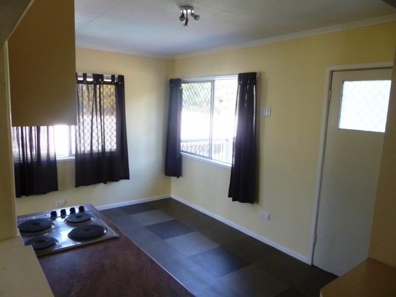 3/215 Old Logan Road, Camira QLD 4300