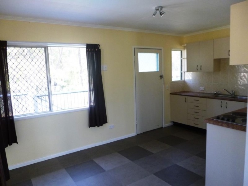 3/215 Old Logan Road, Camira QLD 4300