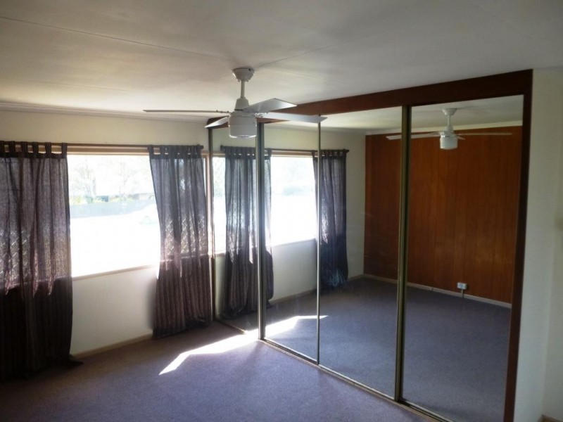 3/215 Old Logan Road, Camira QLD 4300