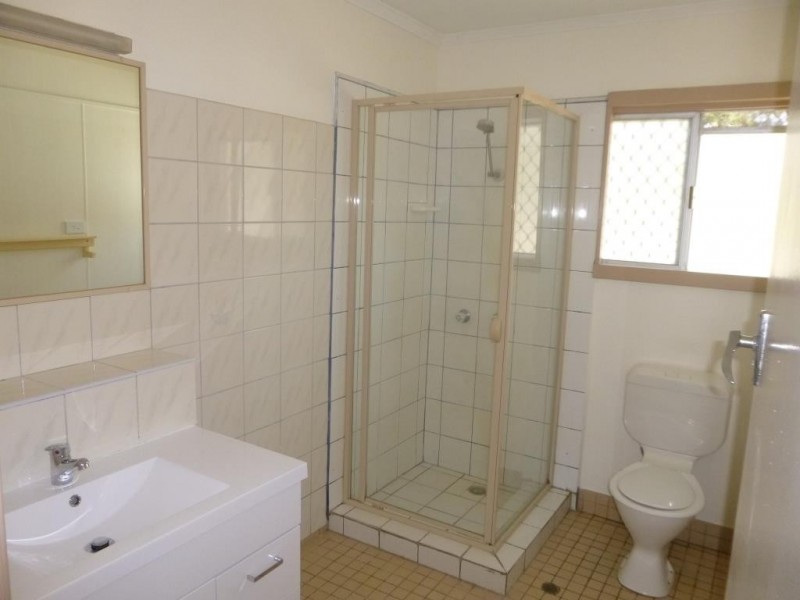 3/215 Old Logan Road, Camira QLD 4300