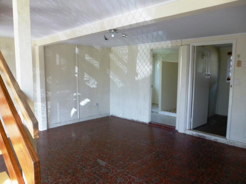 3/215 Old Logan Road, Camira QLD 4300