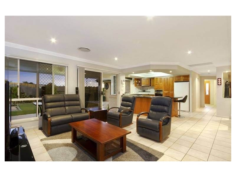 31 Underwood Street, Wakerley QLD 4154