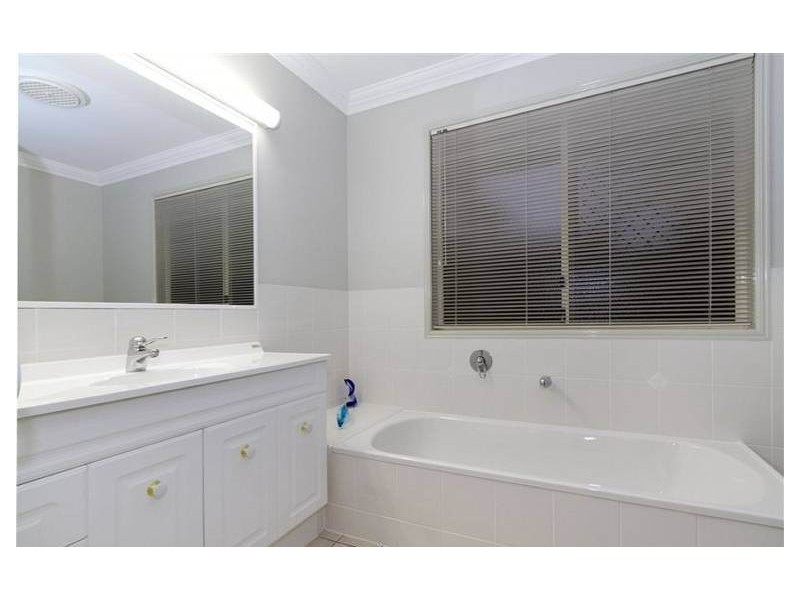 31 Underwood Street, Wakerley QLD 4154