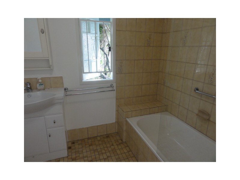 48 Robinson Street, Coorparoo QLD 4151