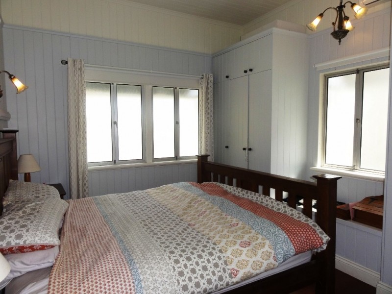 26 St. Leonards Street, Coorparoo QLD 4151