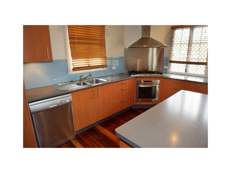 72 Layard Street, Holland Park QLD 4121