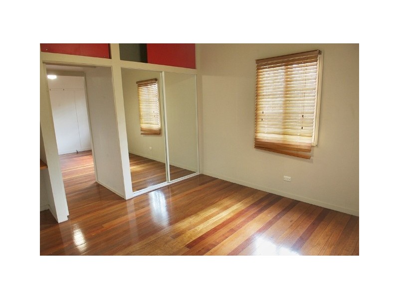 72 Layard Street, Holland Park QLD 4121