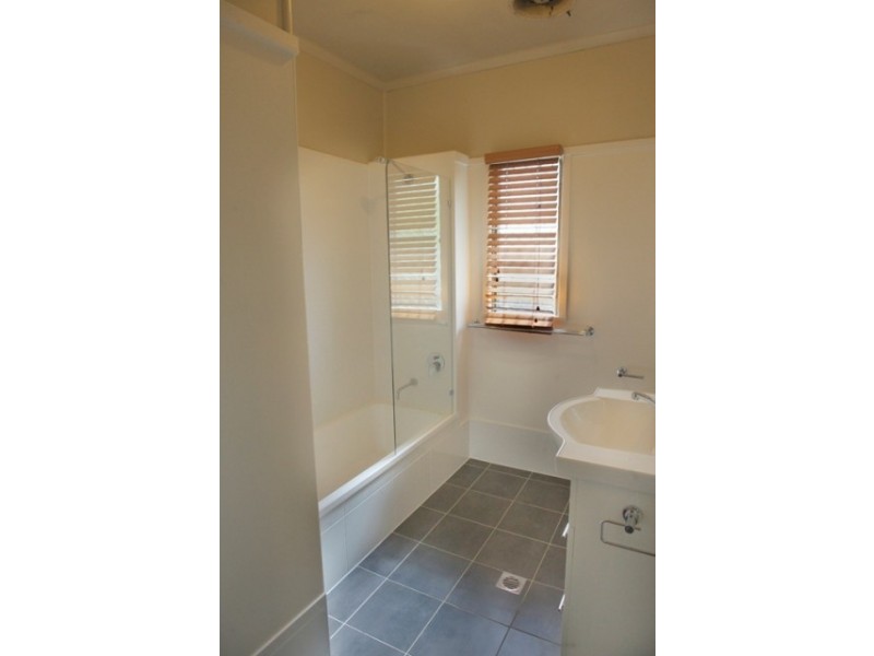 72 Layard Street, Holland Park QLD 4121