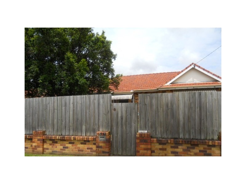 527 Old Cleveland Road, Camp Hill QLD 4152