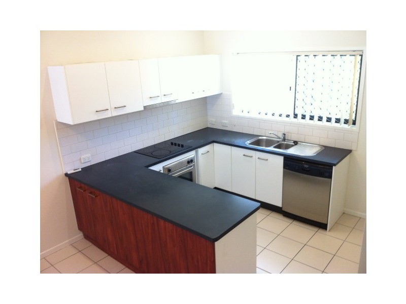 2/7 Cardross Street, Yeerongpilly QLD 4105