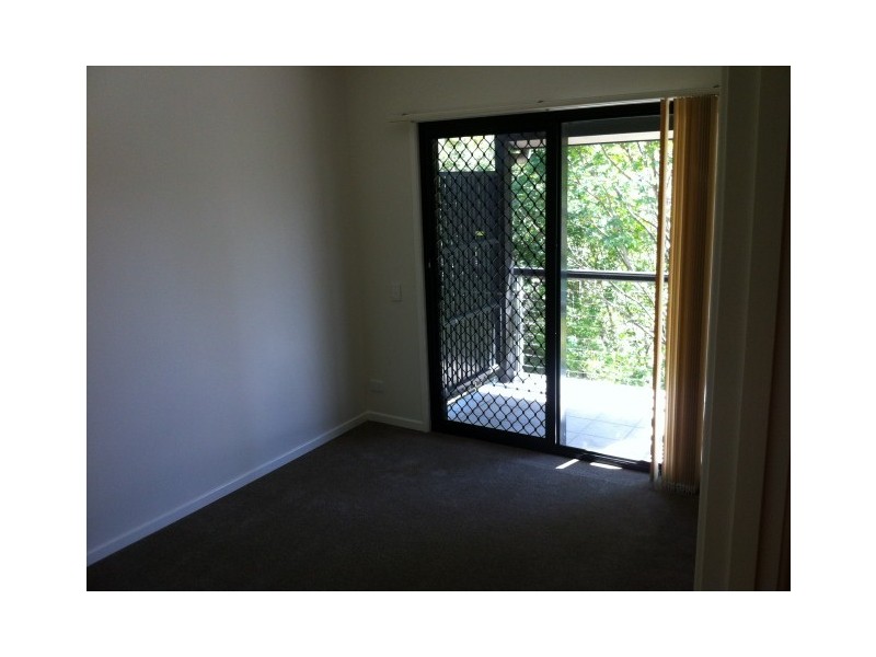 2/7 Cardross Street, Yeerongpilly QLD 4105