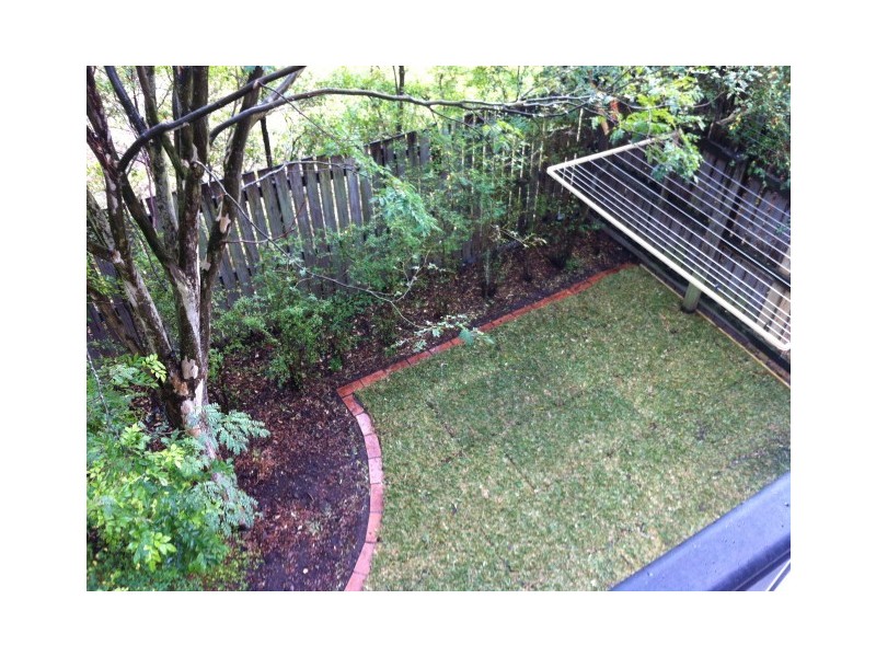 2/7 Cardross Street, Yeerongpilly QLD 4105