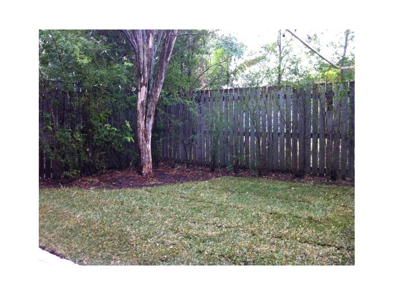 2/7 Cardross Street, Yeerongpilly QLD 4105