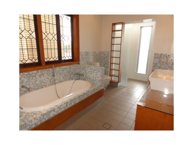 26 Galsworthy Street, Holland Park West QLD 4121