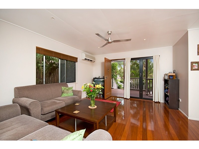 54 Bunowang Street, Balmoral QLD 4171