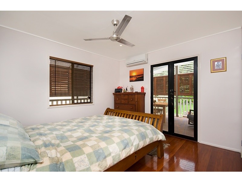 54 Bunowang Street, Balmoral QLD 4171