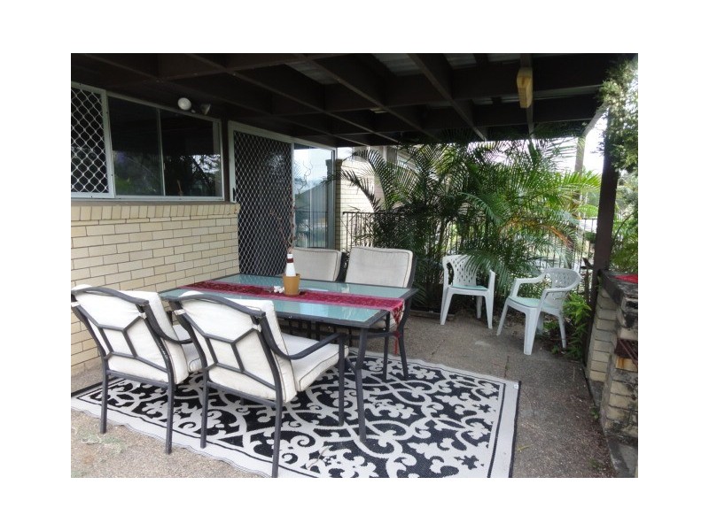 2 Trood Street, Macgregor QLD 4109