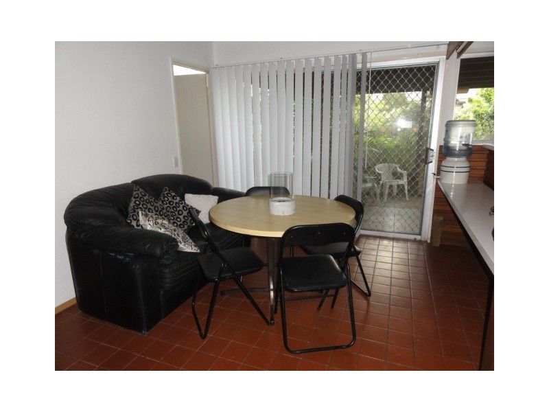 2 Trood Street, Macgregor QLD 4109